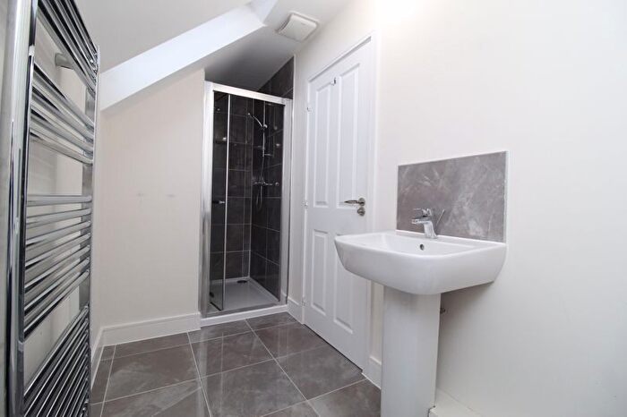 3 Bedroom Terraced House For Sale In Pintail Circle, Biddenham, MK40