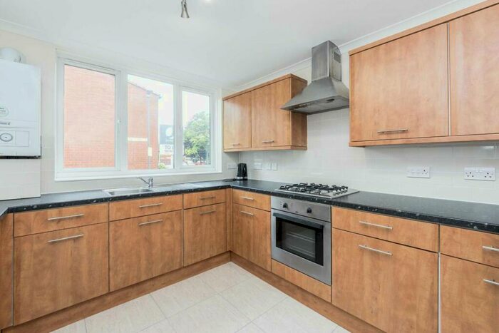 3 Bedroom Terraced House To Rent In Ainslie Walk, Balham, SW12