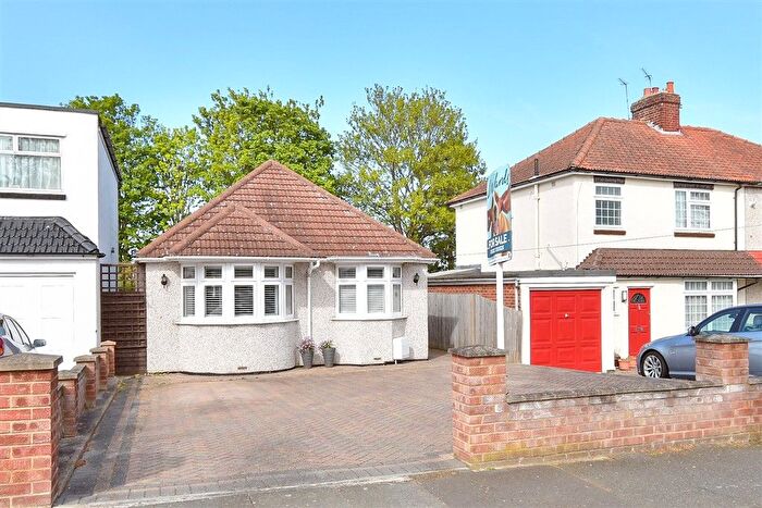 2 Bedroom Bungalow For Sale In Hillingdon Road, Barnehurst, Kent, DA7