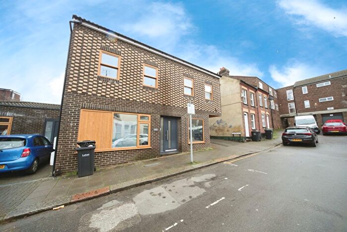 3 Bedroom Flat For Sale In William Street, Luton, LU2