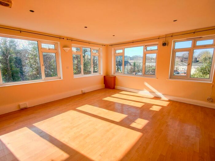 2 Bedroom Flat To Rent In Elmdene Road, London, SE18