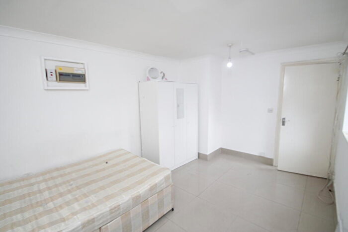 Studio To Rent In Holmesdale Road, South Norwood, SE25