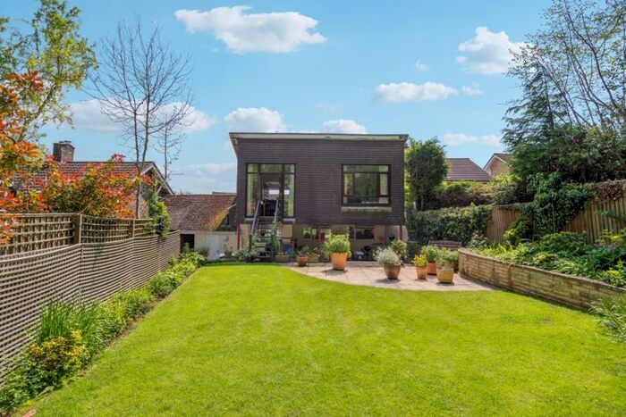 3 Bedroom Property For Sale In Ridgeside, Bledlow Ridge, High Wycombe, HP14