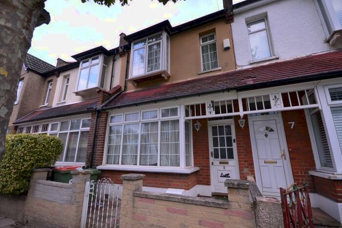 3 Bedroom Terraced House To Rent In Sandford Road, East Ham, London, E6