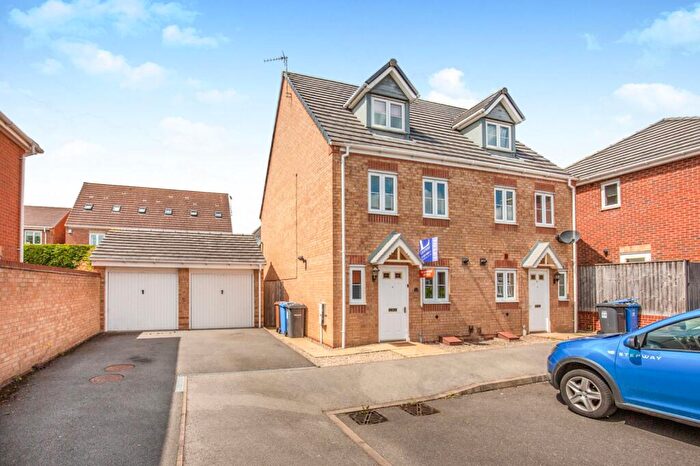 3 Bedroom Semi-Detached House To Rent In Hobson Drive, Spondon, DE21