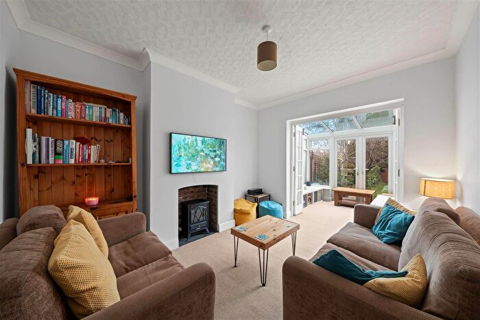 4 Bedroom Semi-detached House For Sale In Malden Road, Cheam, Sutton, SM3