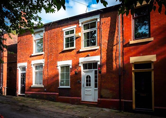 3 Bedroom Terraced House For Sale In Woodend Lane, Hyde, SK14