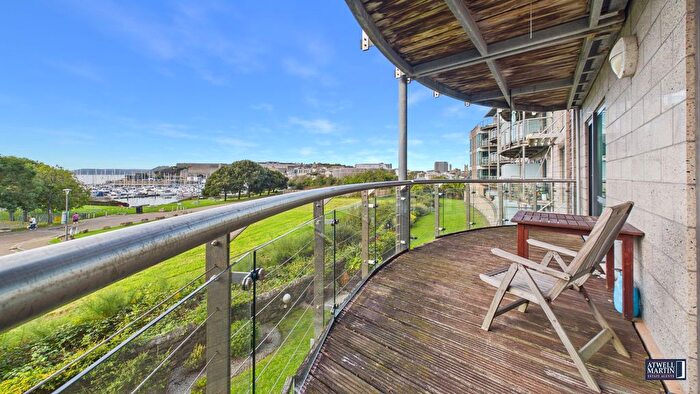 2 Bedroom Flat For Sale In Parsonage Way, Plymouth, PL4