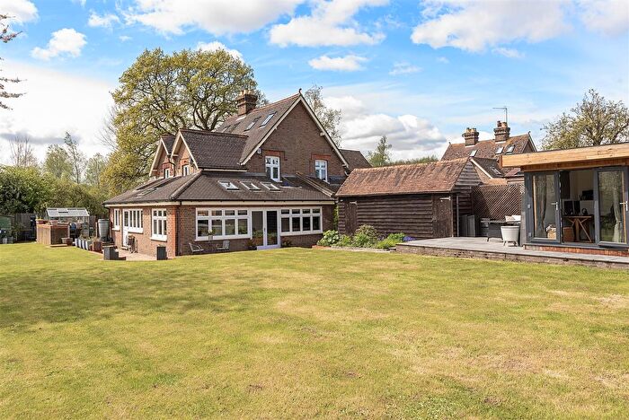 4 Bedroom Semi-Detached House For Sale In Redbourn Road, St.Albans, AL3