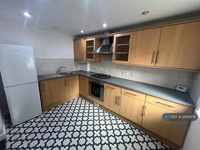 2 Bedroom Flat To Rent In Stanley House, Manchester, M16