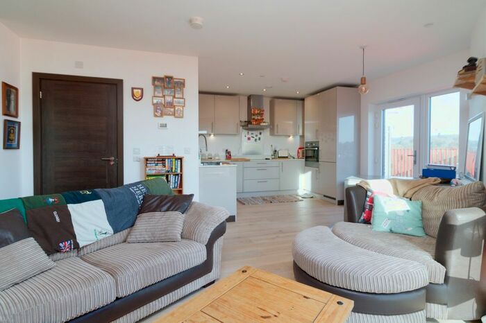 2 Bedroom Flat To Rent In Guinevere Point, Rosalind Drive, Maidstone ME14