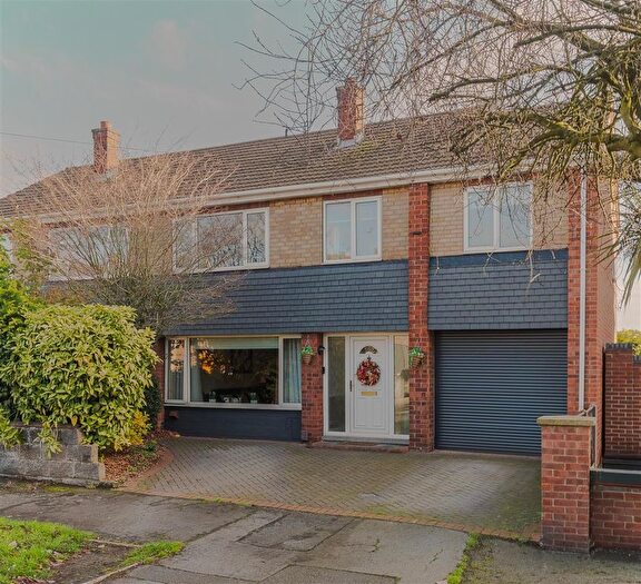 4 Bedroom Semi-Detached House For Sale In Eton Drive, Scunthorpe, DN17