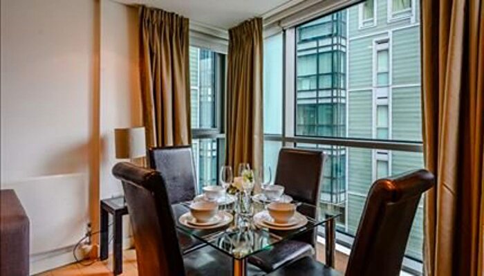 1 Bedroom Flat To Rent In Merchant Square East, London, W2