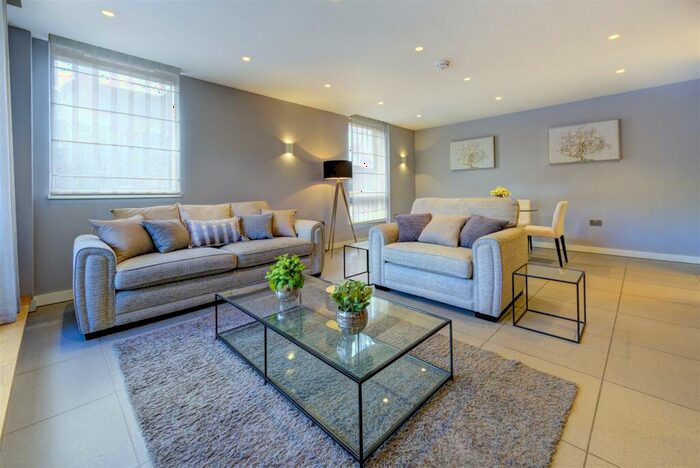 3 Bedroom Apartment To Rent In Finchley Road, Golders Green, NW11