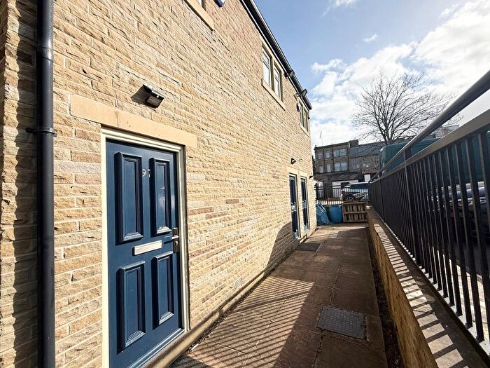 2 Bedroom Maisonette To Rent In Town Street, Farsley, Pudsey, West Yorkshire, LS28