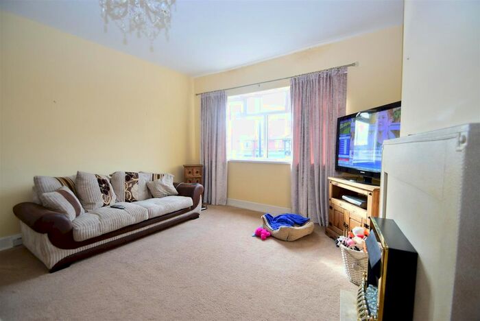 3 Bedroom Flat To Rent In Benton Road, High Heaton, NE7