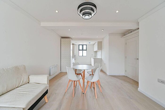 2 Bedroom Flat To Rent In Lewisham High Street, Lewisham, London, SE13