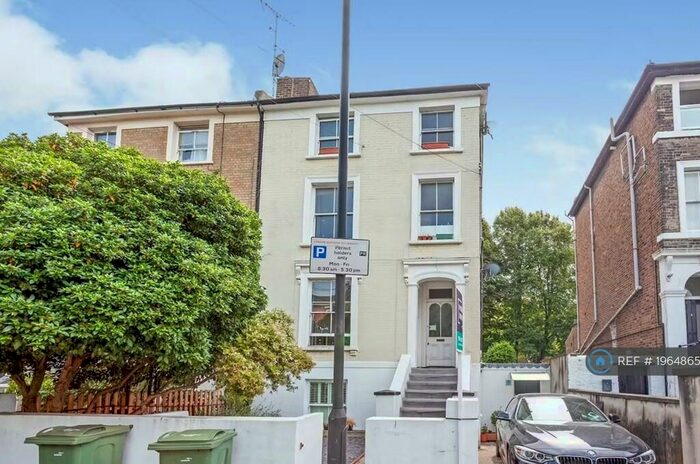 2 Bedroom Flat To Rent In Chaucer Road, London, SE24