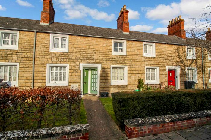 1 Bedroom Terraced House To Rent In Exeter Street, Town Centre, Swindon SN1