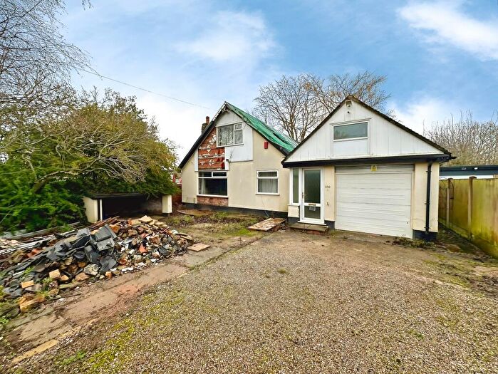 4 Bedroom Detached House For Sale In Crewe Road, Shavington, Crewe, Cheshire, CW2