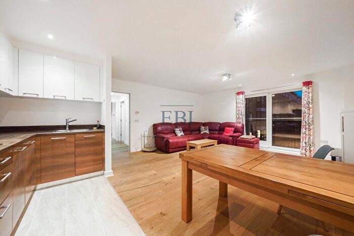 2 Bedroom Apartment For Sale In Forge Square, London, E14