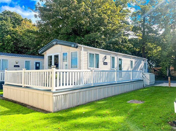 3 Bedroom Park Home For Sale In Sycamore, Hoburne Bashley Holiday Park, New Milton, Hampshire, BH25