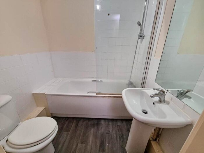 1 Bedroom Flat To Rent In Landmark House, City Centre, Bradford, BD1