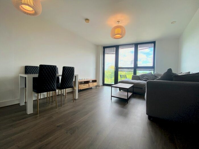 2 Bedroom Flat To Rent In Century Tower, Shire Gate, Chelmsford, CM2