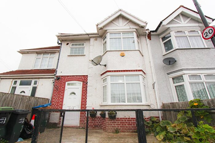 3 Bedroom Terraced House To Rent In Aurelia Road, Croydon, CR0