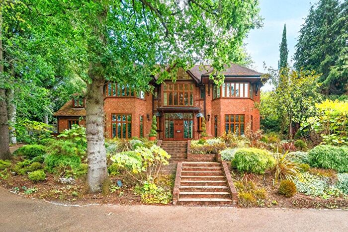 6 Bedroom Detached House For Sale In Burgess Wood Road, Beaconsfield, HP9