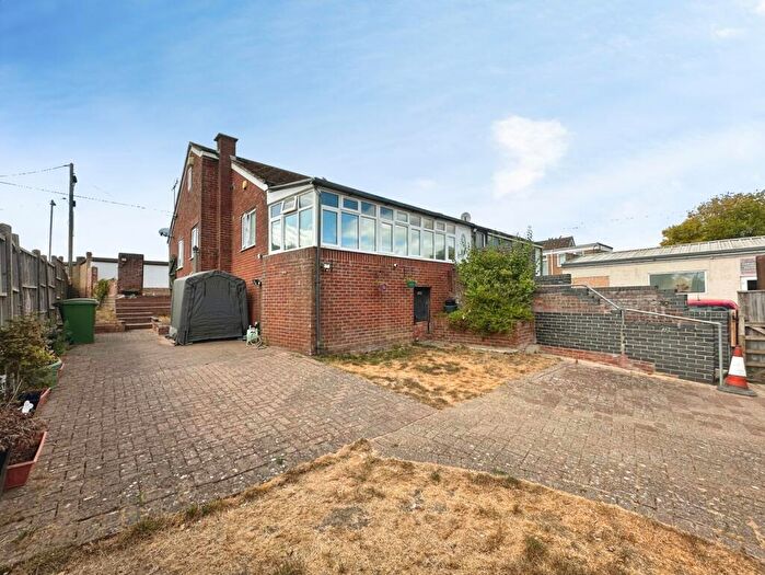 2 Bedroom Bungalow For Sale In Basingstoke, Hampshire, RG23