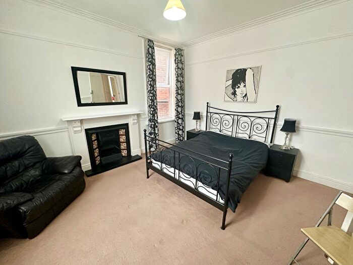 1 Bedroom Detached House To Rent In Westfield Terrace, Wakefield, WF1