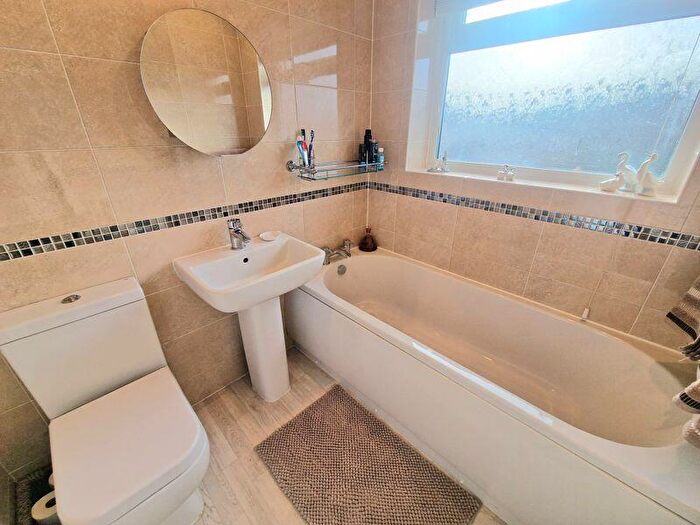 3 Bedroom Semi-Detached House For Sale In Yew Tree Drive, Stockport, SK6