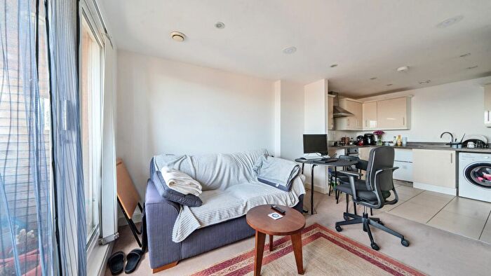 1 Bedroom Flat For Sale In Poppy Drive, London, EN3