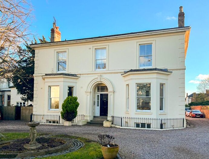 2 Bedroom Apartment For Sale In Willes Road, Leamington Spa, CV31