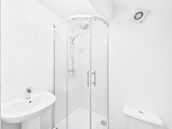 2 Bedroom Apartment To Rent In Stockport Road, Levenshulme, Manchester, M19