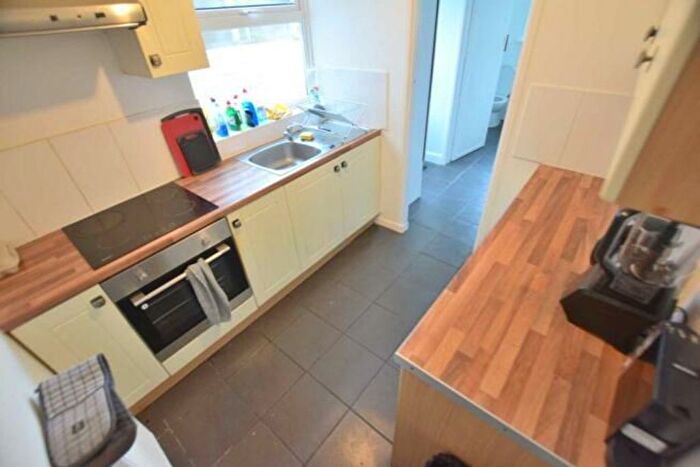 4 Bedroom Terraced House To Rent In Essex Street, Reading, RG2