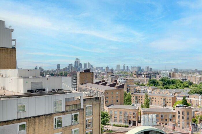 2 Bedroom Apartment To Rent In Westferry Circus, E14
