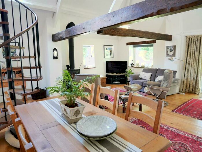 4 Bedroom Semi-Detached House For Sale In Quemerford, Calne, SN11