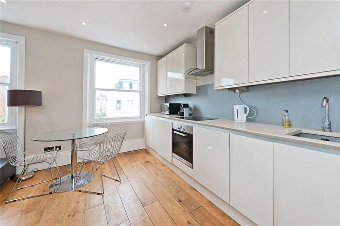 2 Bedroom Flat To Rent In Collingham Place, Earls Court, SW5