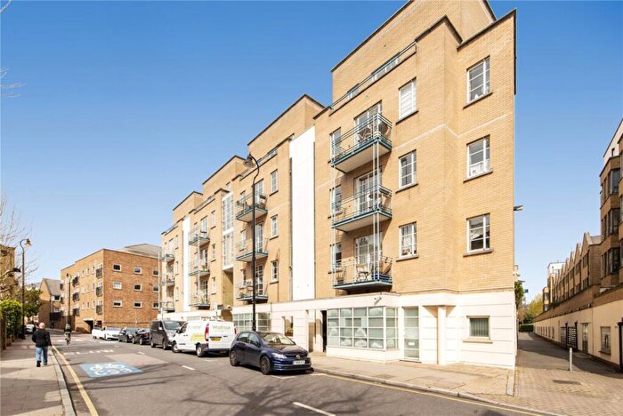 1 Bedroom Apartment For Sale In The Watergarden, E14