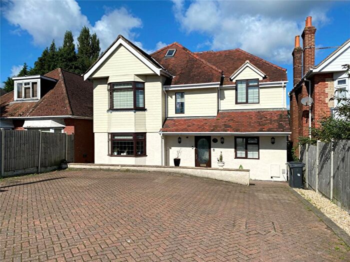 3 Bedroom Detached House For Sale In Ringwood Road, Bear Cross, Bournemouth, Dorset, BH11