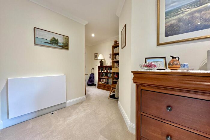 2 Bedroom Apartment For Sale In Yorktown Road, College Town, Sandhurst, GU47