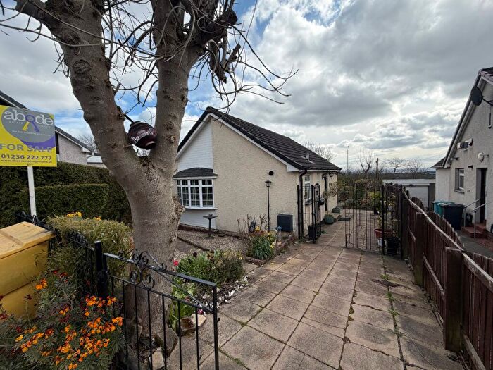 2 Bedroom Detached Bungalow For Sale In Lanark Avenue, Cairnhill, Airdrie, ML6