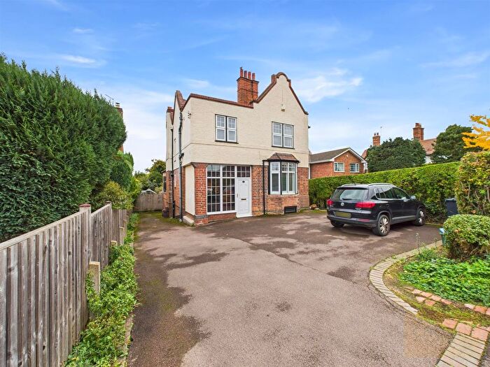 3 Bedroom Detached House For Sale In Upton Close, Barnwood, Gloucester, GL4