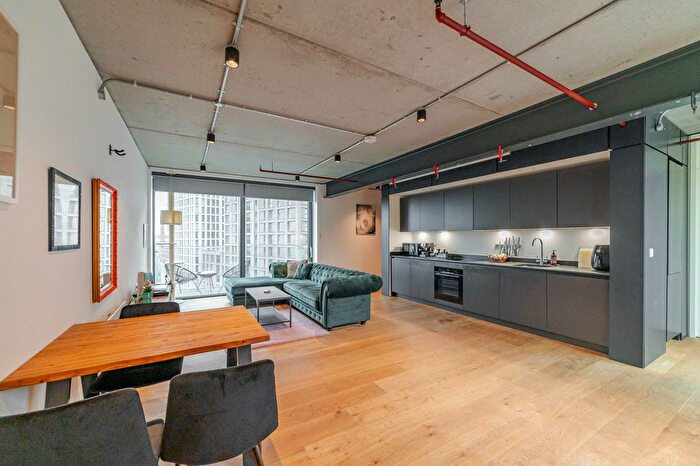 2 Bedroom Flat For Sale In Phoenix, Chapeltown Street, Piccadilly, Manchester, M1