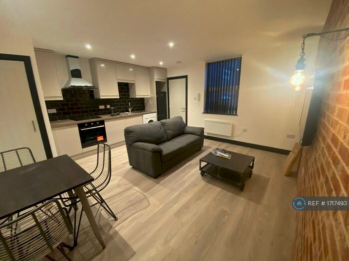 1 Bedroom Maisonette To Rent In Market Street, Stourbridge, DY8