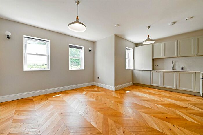 2 Bedroom Apartment To Rent In Clarence Road, Windsor, Berkshire, SL4