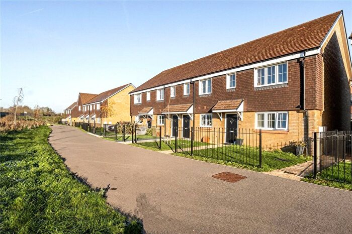 3 Bedroom End Terrace House For Sale In Field Mouse Walk, Calcot, Reading, RG31