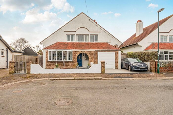 4 Bedroom Detached House For Sale In Tennyson Road, Bognor Regis, PO21